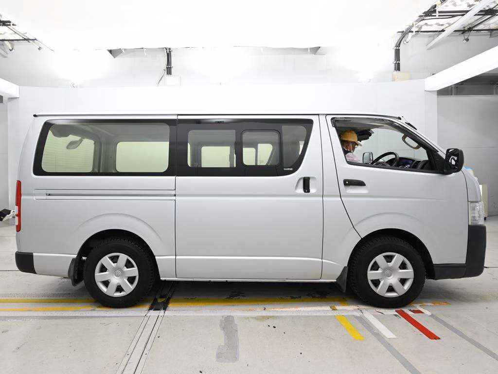 TOYOTA REGIUS ACE