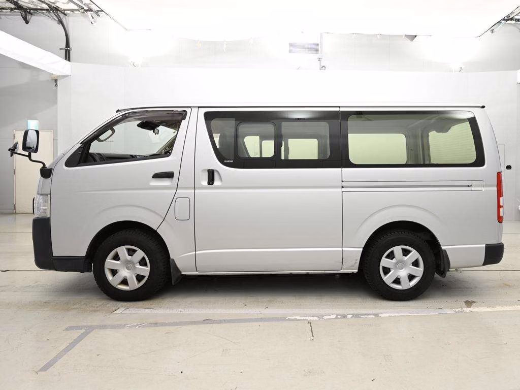 TOYOTA REGIUS ACE