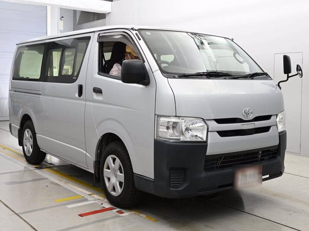 TOYOTA REGIUS ACE