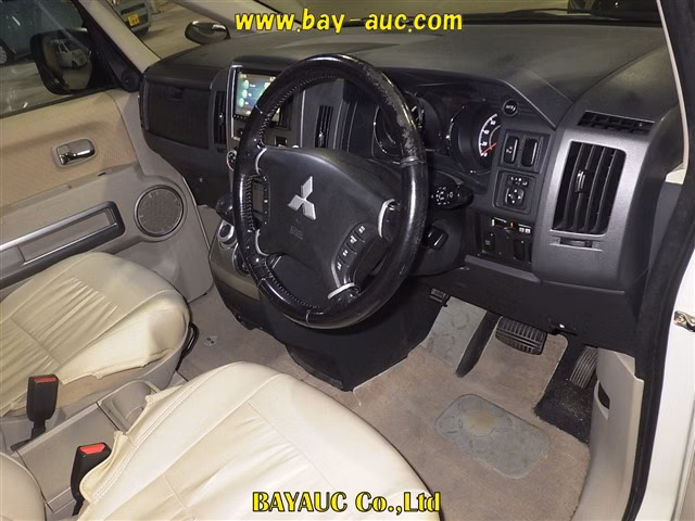 MITSUBISHI DELICA D:5