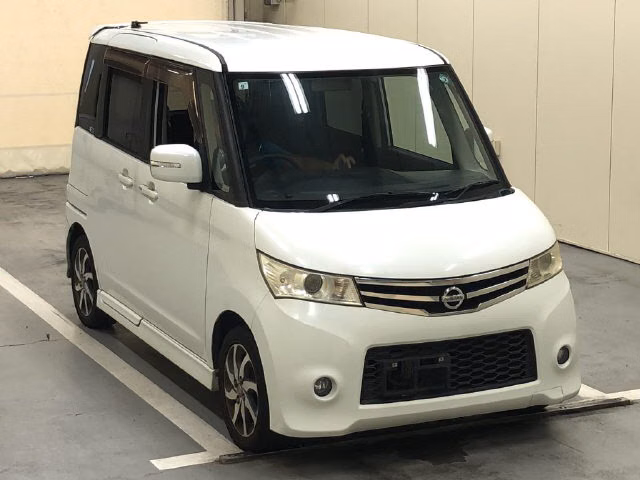 NISSAN ROOX