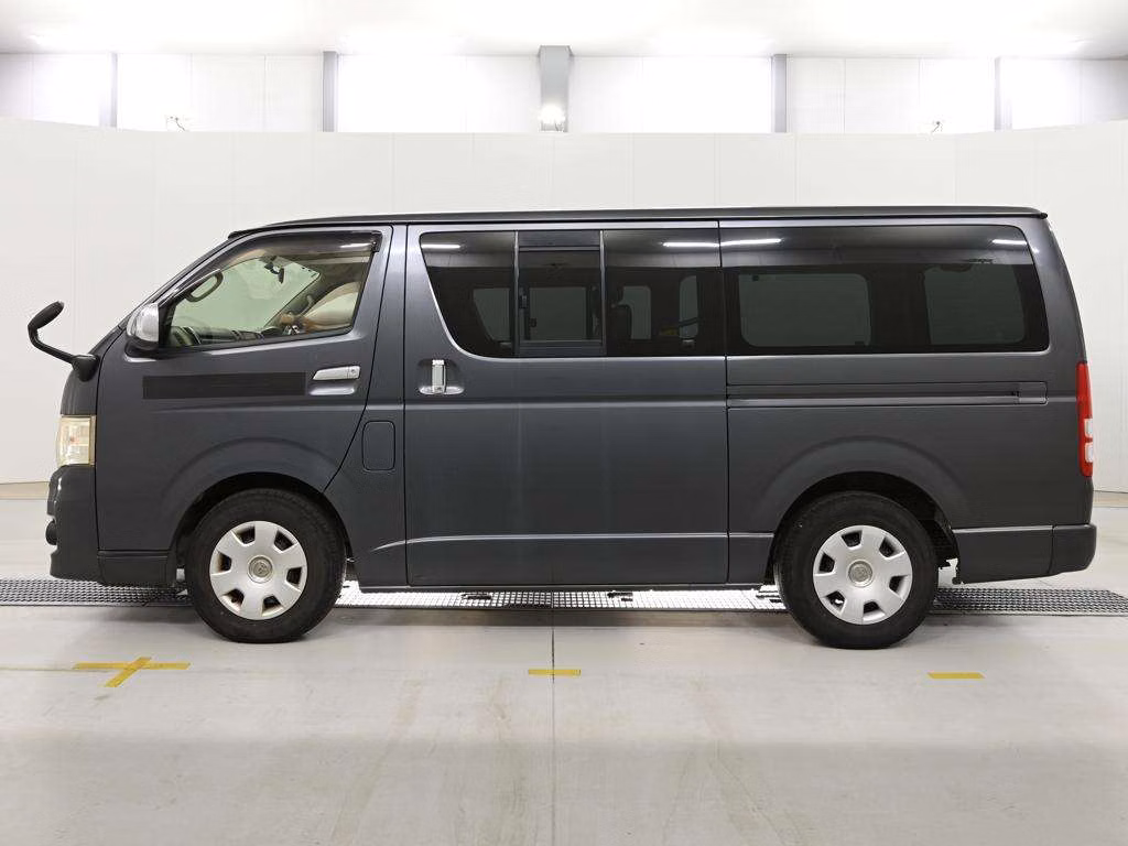 TOYOTA REGIUS ACE