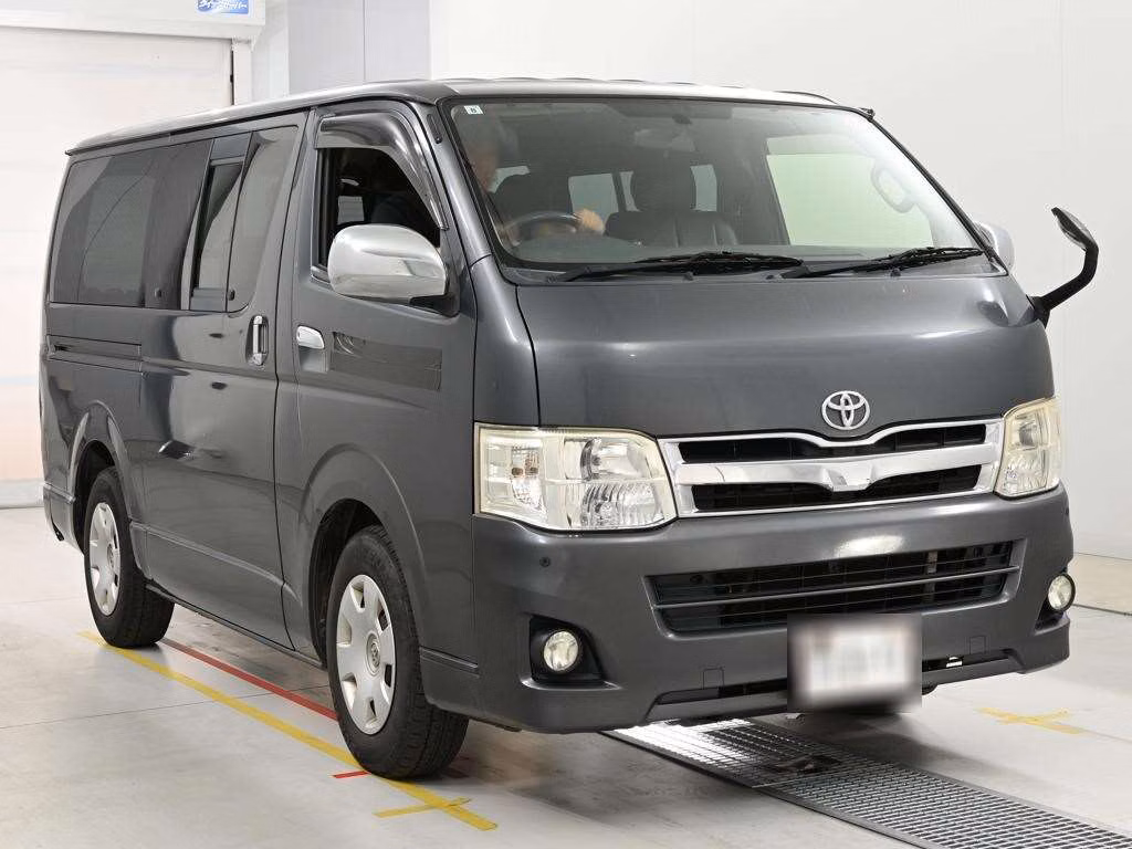 TOYOTA REGIUS ACE
