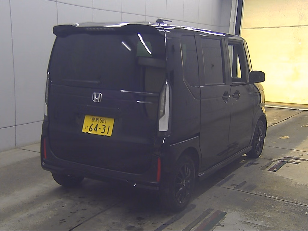 HONDA N-BOX