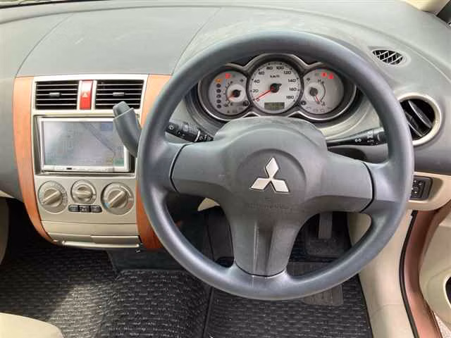 MITSUBISHI COLT