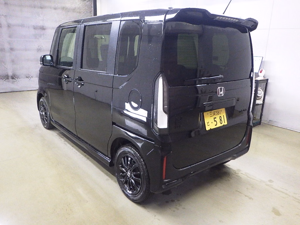 HONDA N-BOX