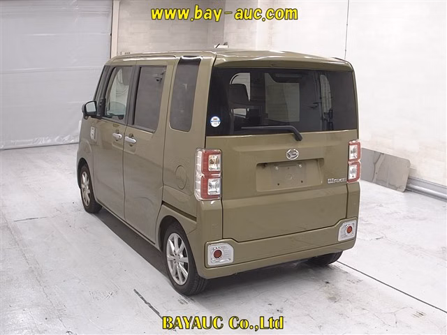 DAIHATSU WAKE