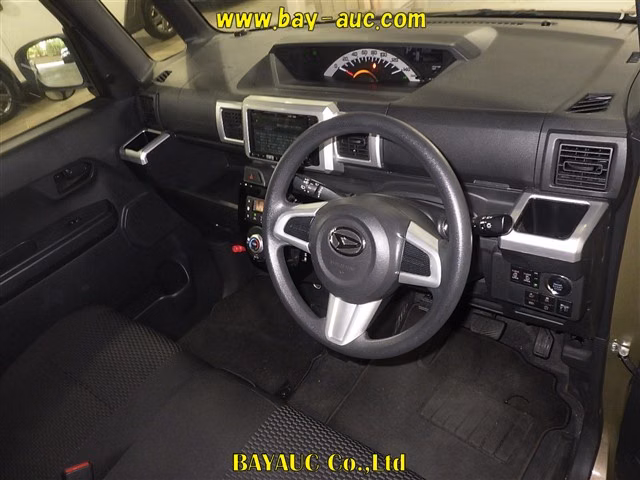 DAIHATSU WAKE