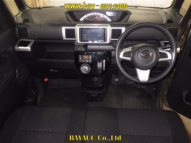 DAIHATSU WAKE