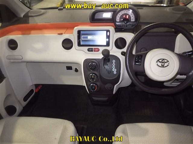 TOYOTA SPADE