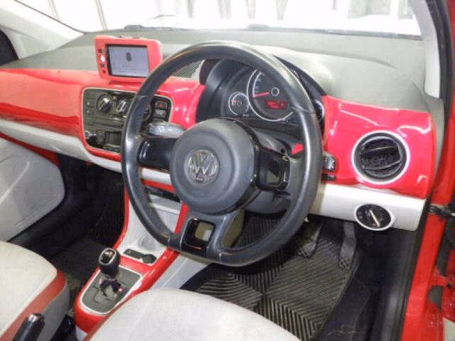 VOLKSWAGEN UP!