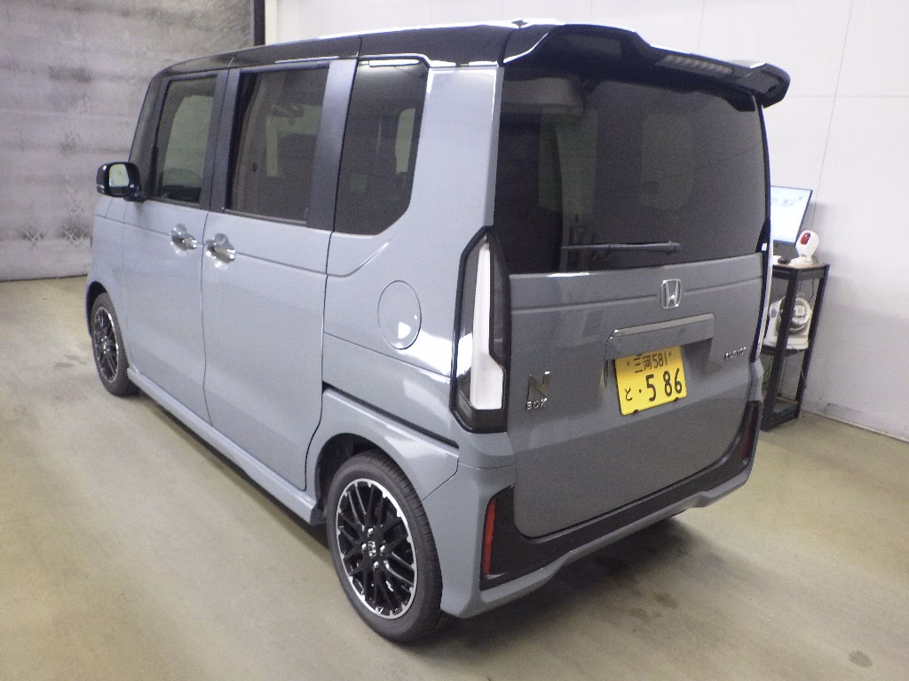 HONDA N-BOX