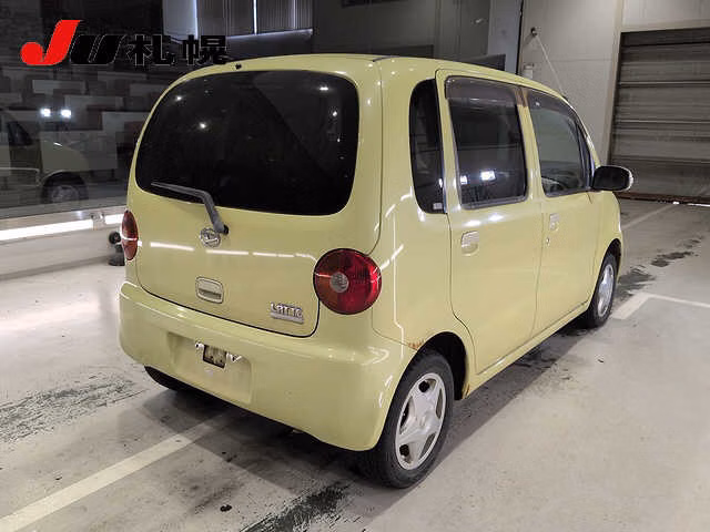 DAIHATSU MOVE LATTE