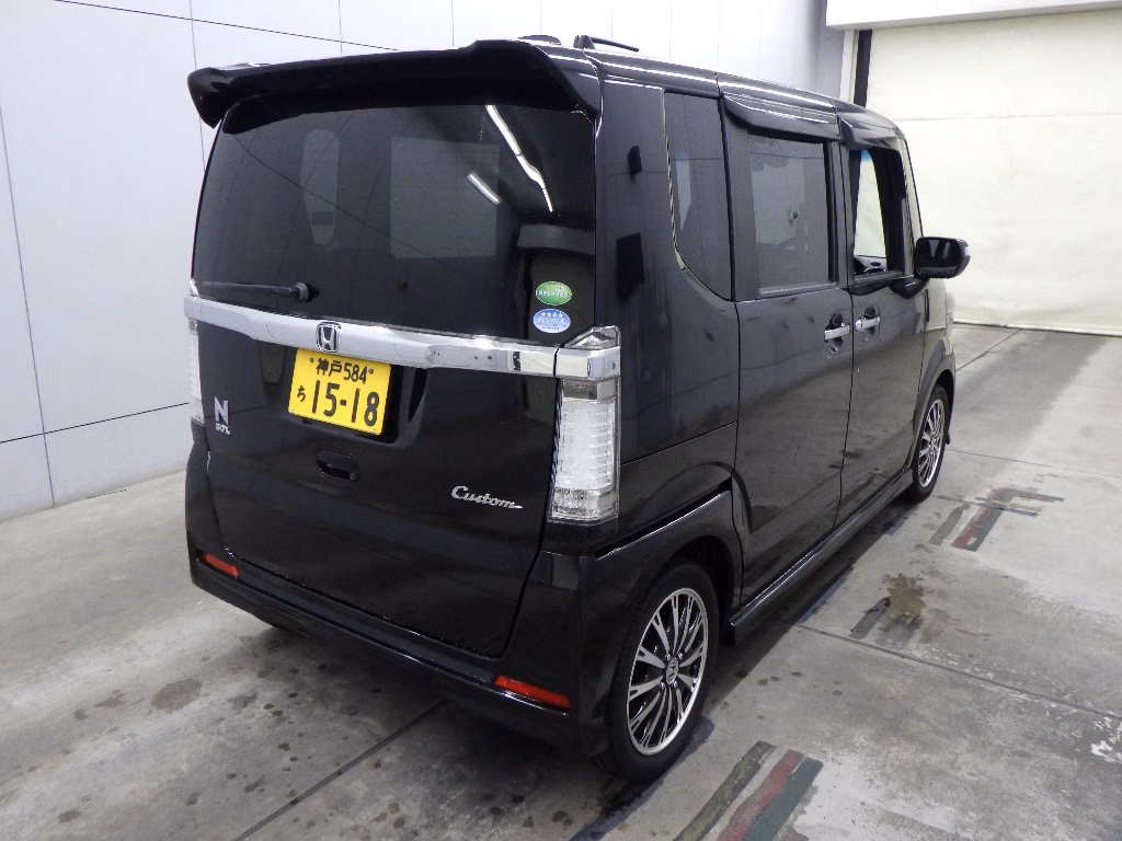 HONDA N-BOX