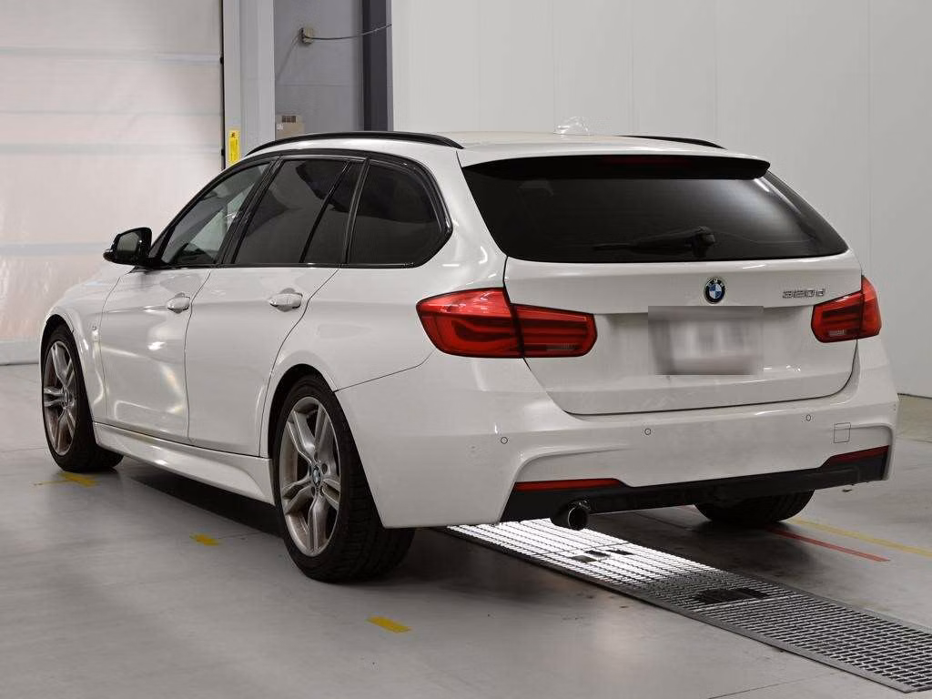 BMW 3-SERIES