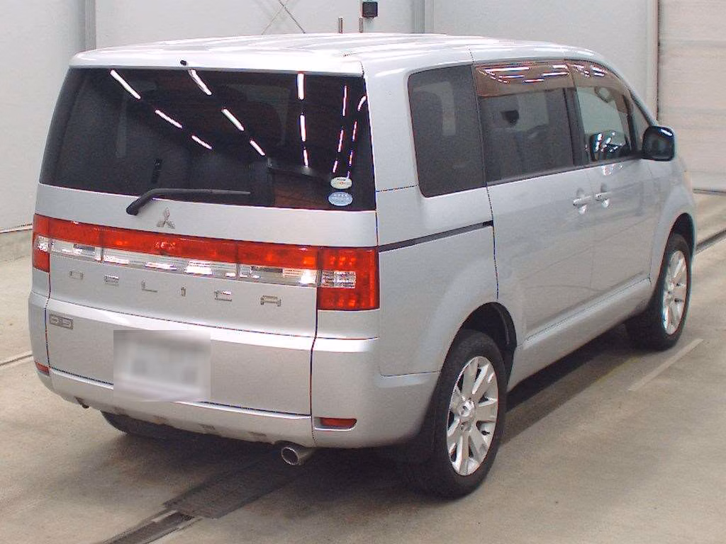 MITSUBISHI DELICA D:5