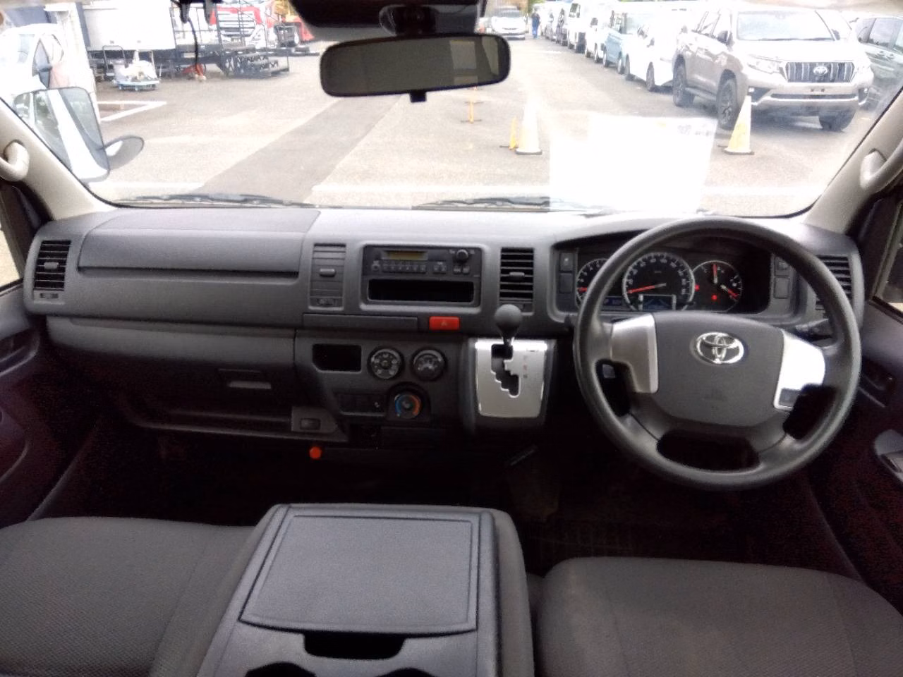 TOYOTA REGIUS ACE