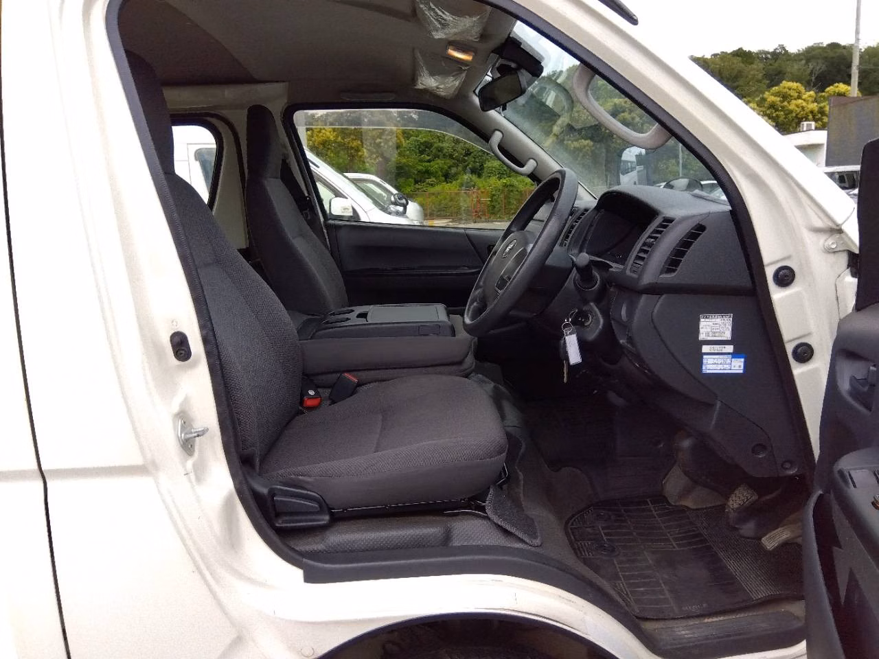 TOYOTA REGIUS ACE