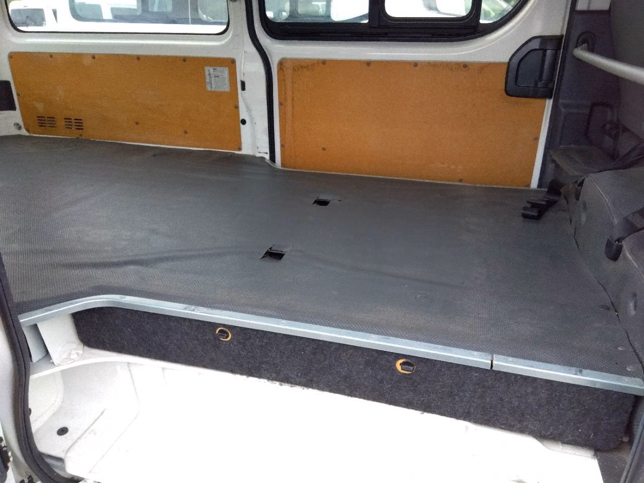 TOYOTA REGIUS ACE