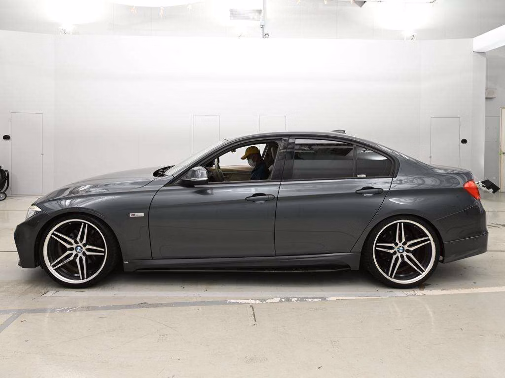 BMW 3-SERIES