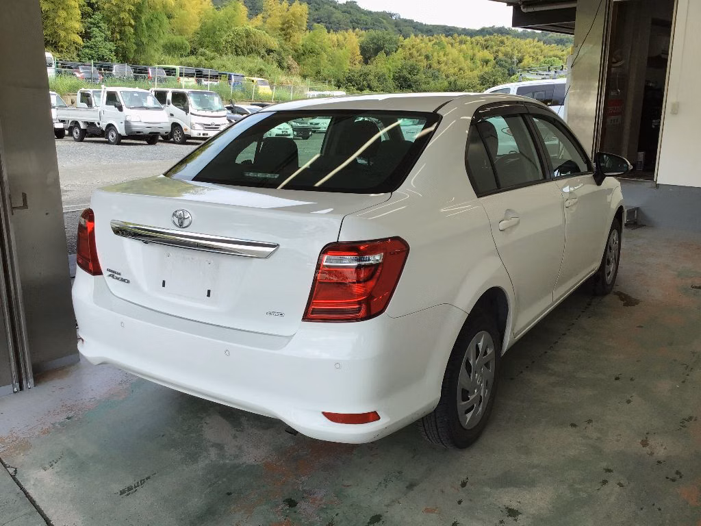 TOYOTA COROLLA AXIO