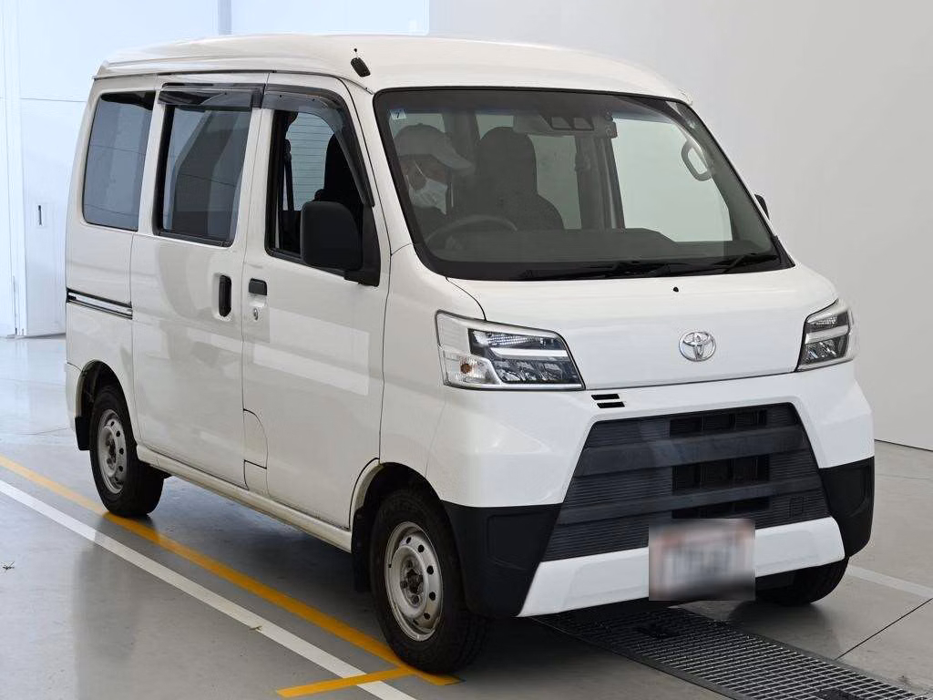 TOYOTA PIXIS VAN