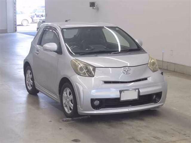 Toyota iQ