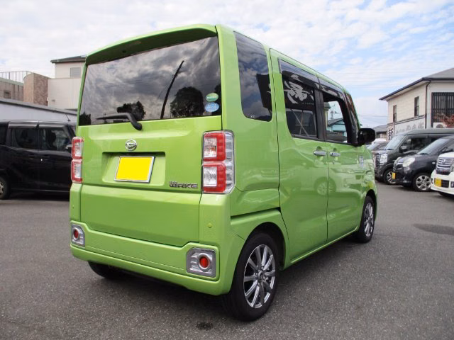 DAIHATSU WAKE