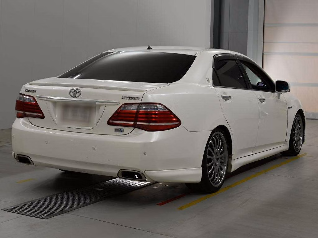 TOYOTA CROWN