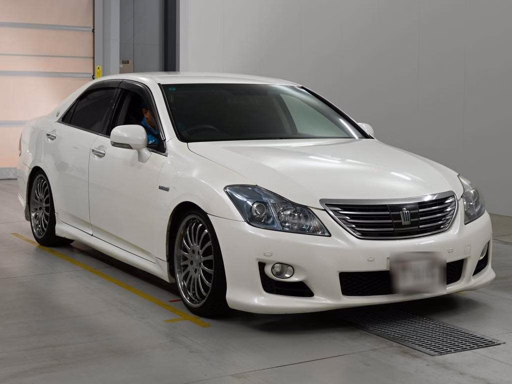 TOYOTA CROWN