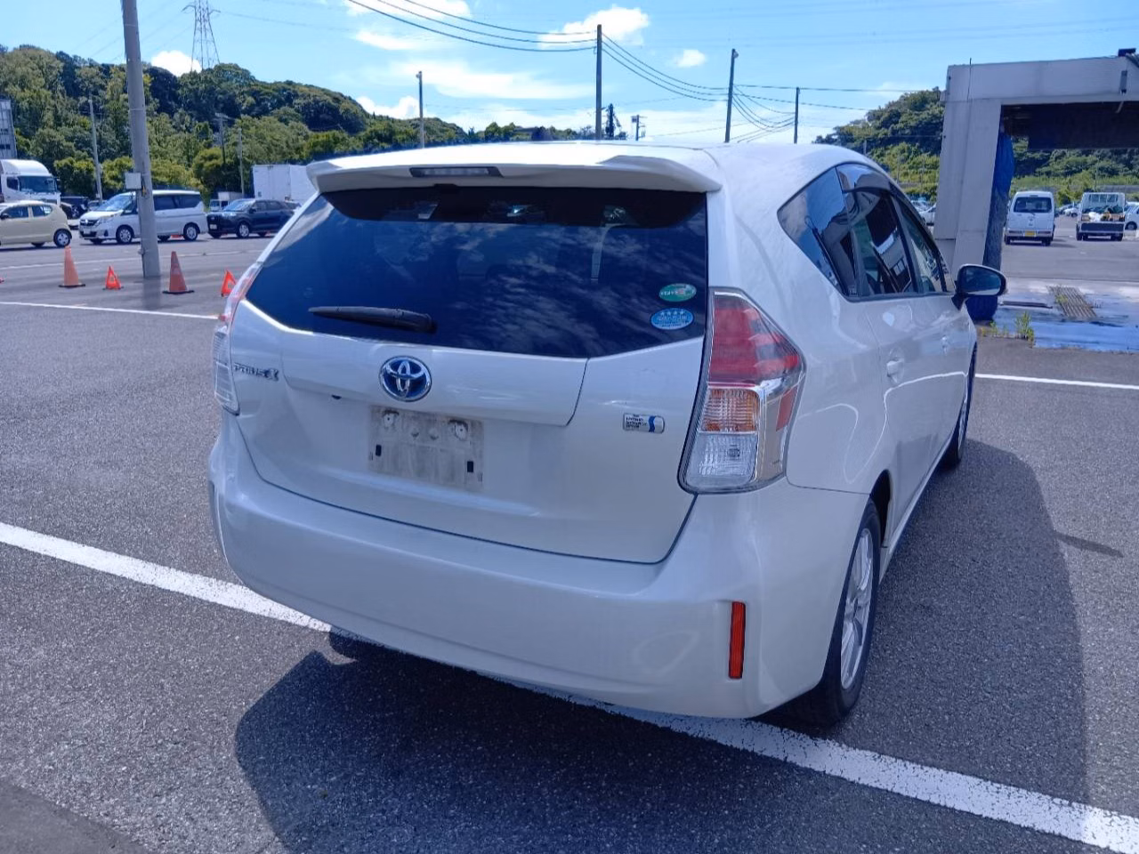 TOYOTA PRIUS ALPHA