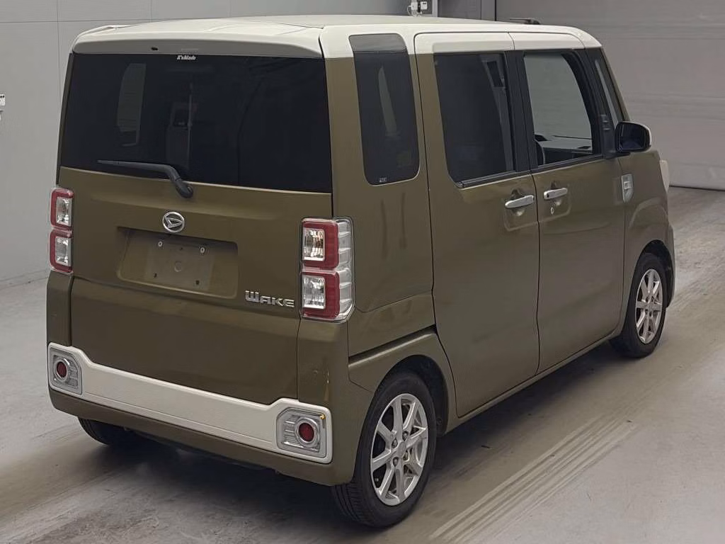 DAIHATSU WAKE