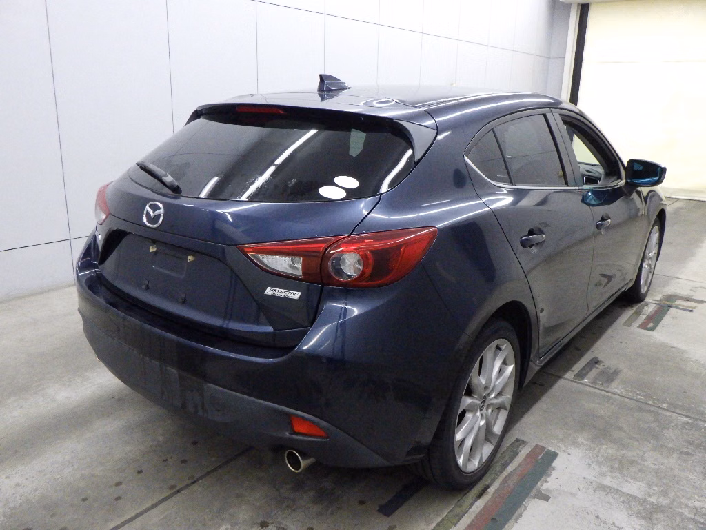 MAZDA AXELA