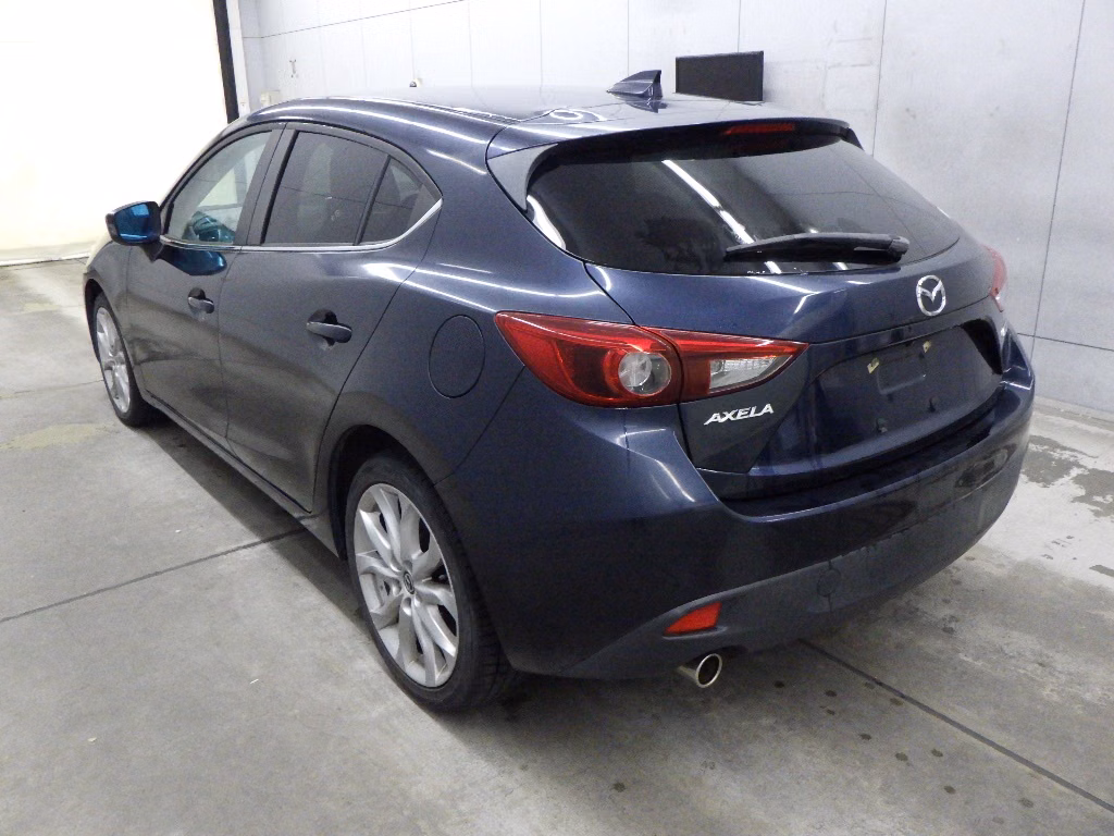 MAZDA AXELA