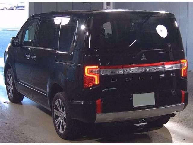 MITSUBISHI DELICA D:5