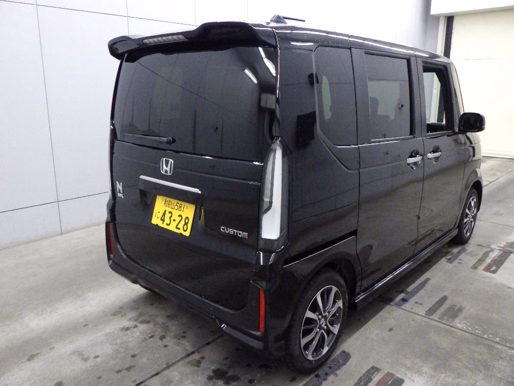 HONDA N-BOX
