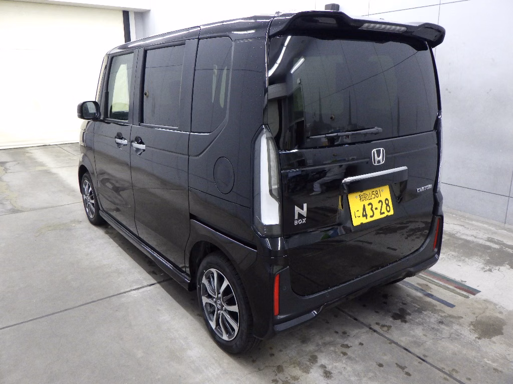 HONDA N-BOX