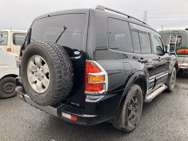 MITSUBISHI PAJERO