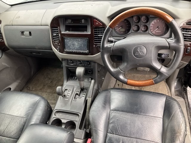 MITSUBISHI PAJERO
