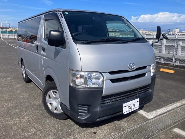 TOYOTA REGIUS ACE