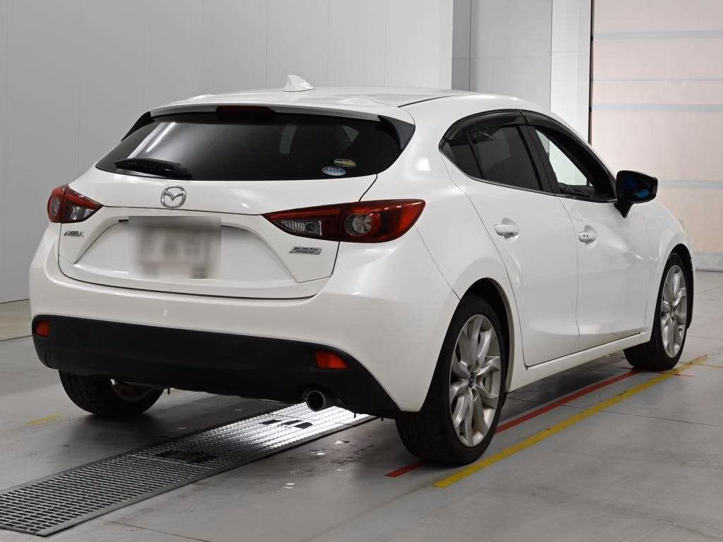 MAZDA AXELA
