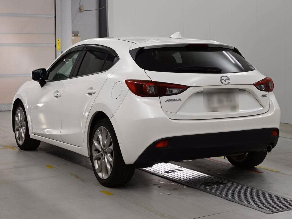 MAZDA AXELA