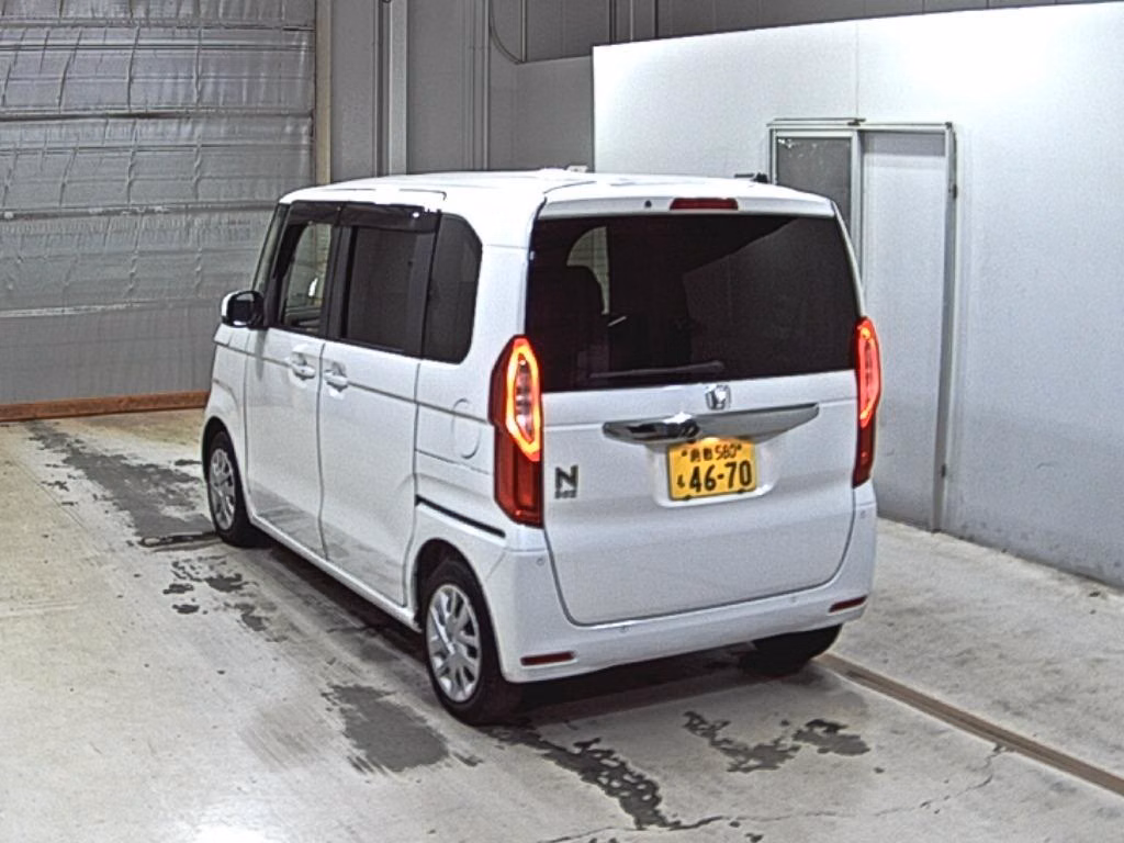 HONDA N-BOX
