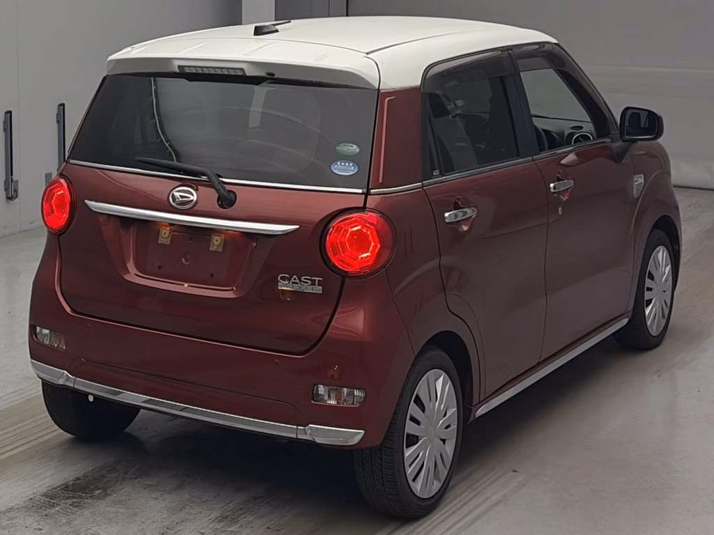 DAIHATSU CAST