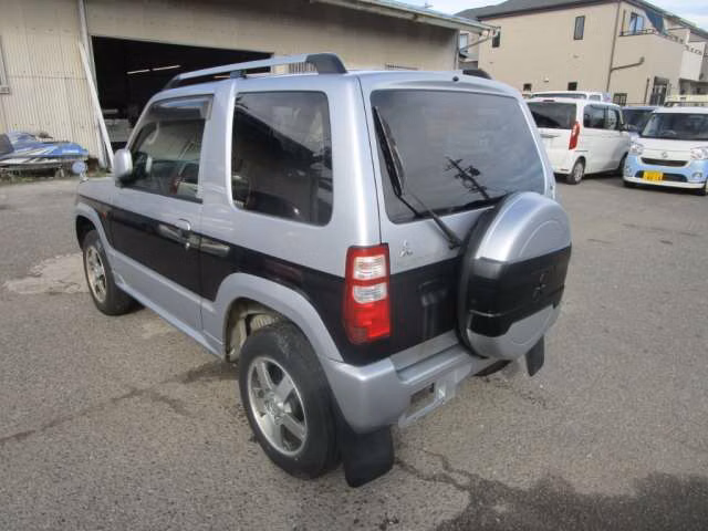 MITSUBISHI PAJERO MINI