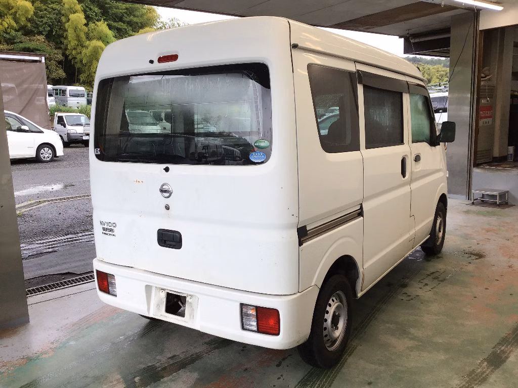 NISSAN NV100 CLIPPER