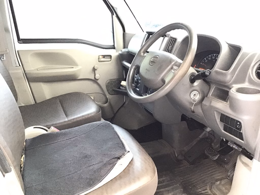 NISSAN NV100 CLIPPER
