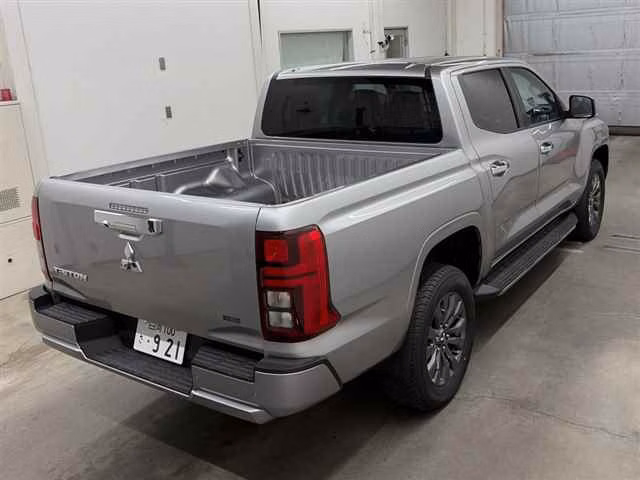 MITSUBISHI TRITON
