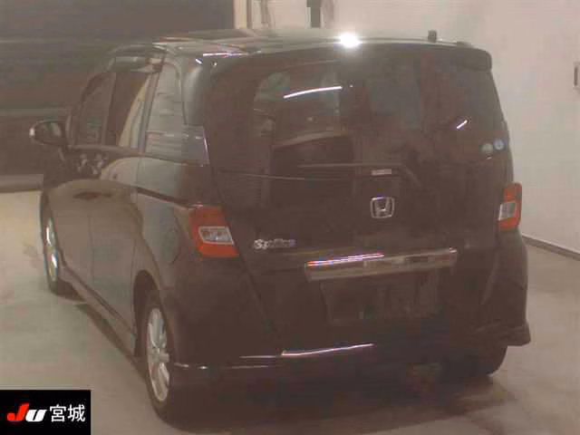 HONDA FREED SPIKE