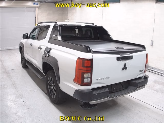 MITSUBISHI TRITON